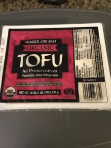 trader joe'sの豆腐通常版の写真